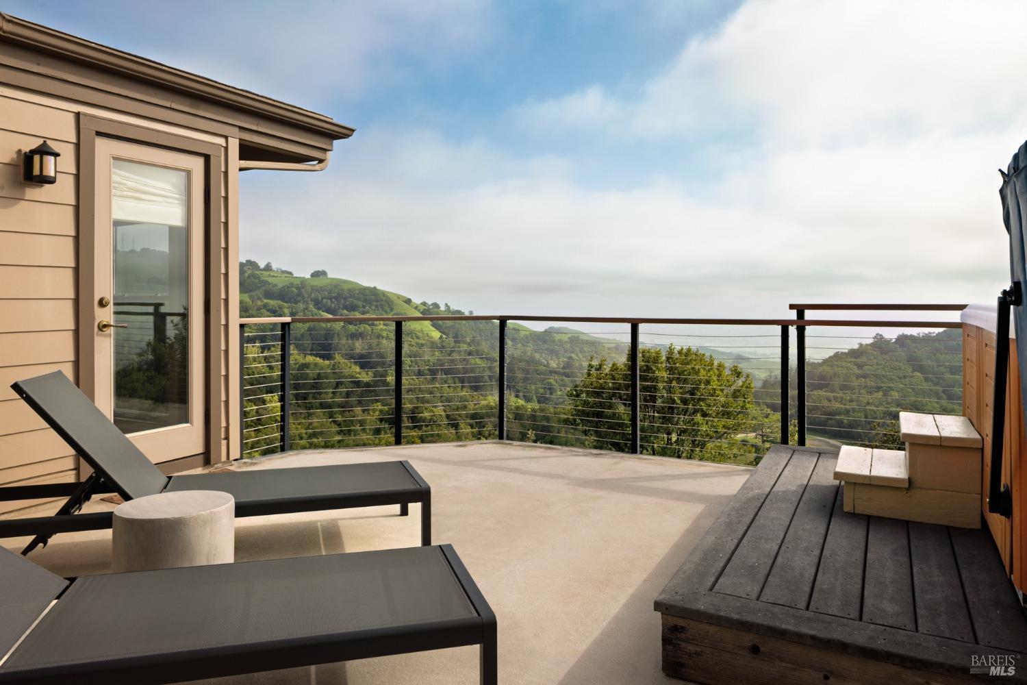 Detail Gallery Image 19 of 44 For 6710 Round Oak Rd, Penngrove,  CA 94951 - 4 Beds | 4/1 Baths