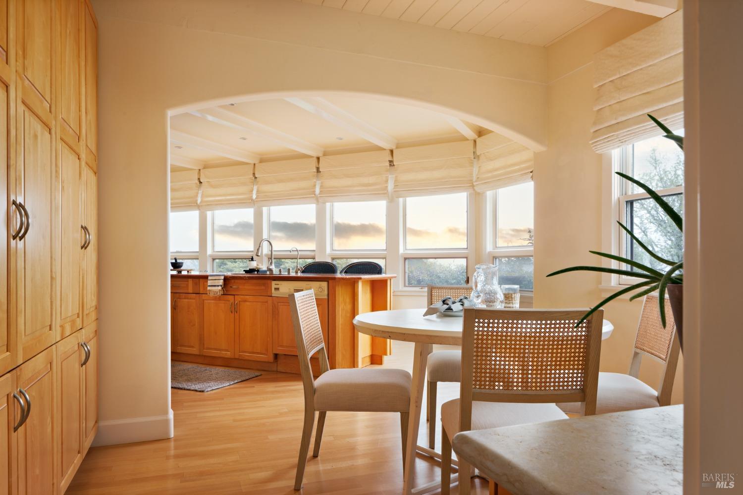 Detail Gallery Image 11 of 44 For 6710 Round Oak Rd, Penngrove,  CA 94951 - 4 Beds | 4/1 Baths