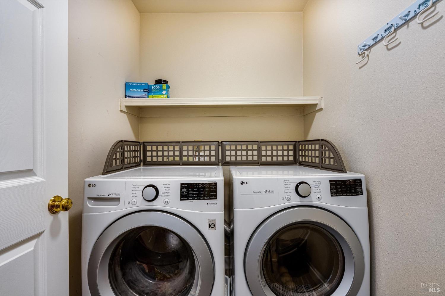 Detail Gallery Image 26 of 36 For 18120 Vassar Ct, Sonoma,  CA 95476 - 3 Beds | 3/1 Baths