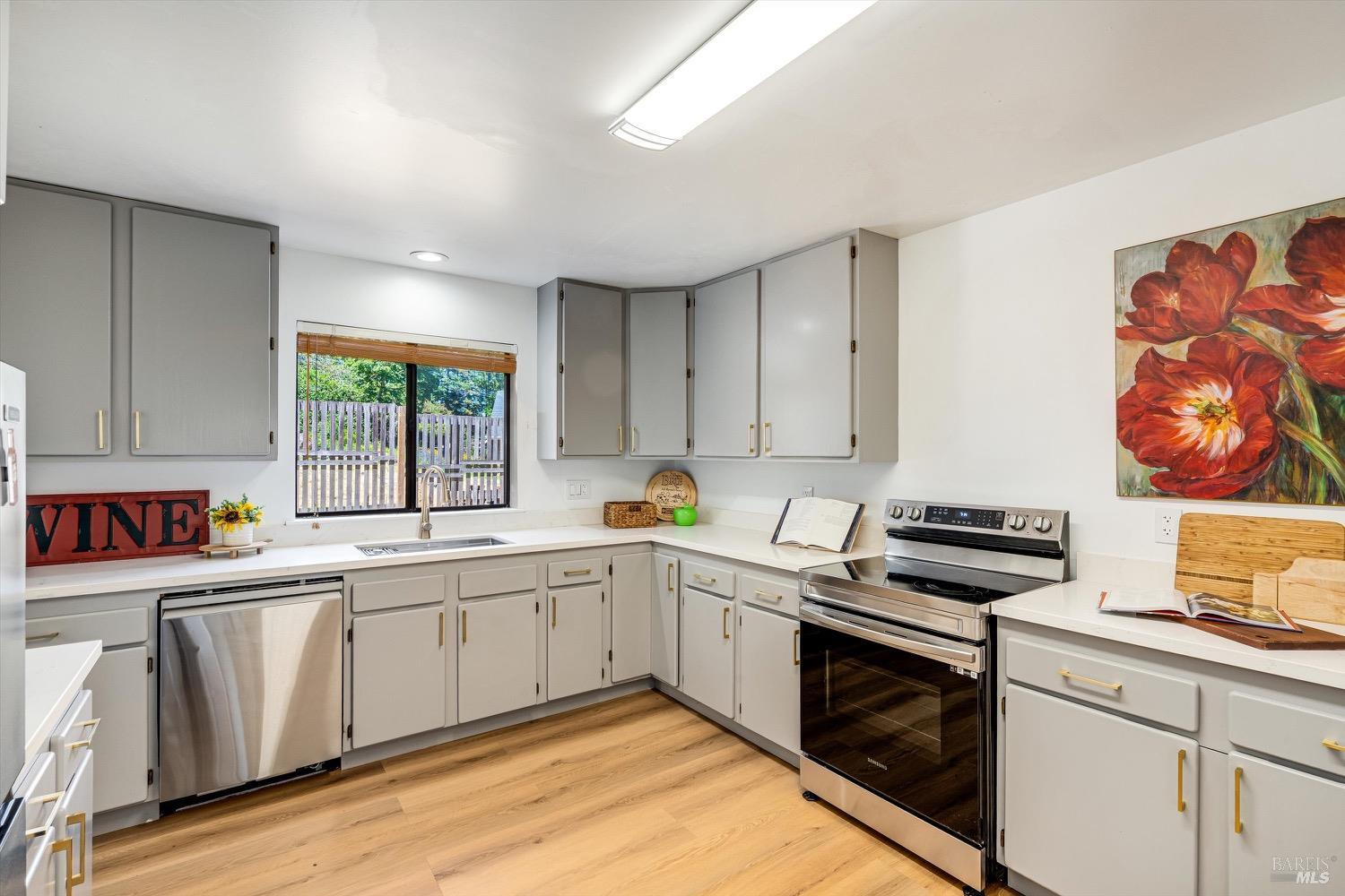 Detail Gallery Image 15 of 42 For 168 Ridgecrest Dr, Napa,  CA 94558 - 3 Beds | 2 Baths