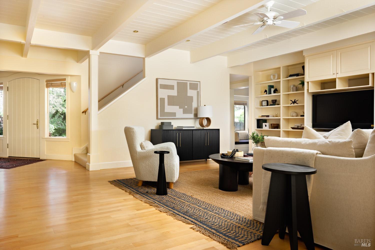 Detail Gallery Image 6 of 44 For 6710 Round Oak Rd, Penngrove,  CA 94951 - 4 Beds | 4/1 Baths