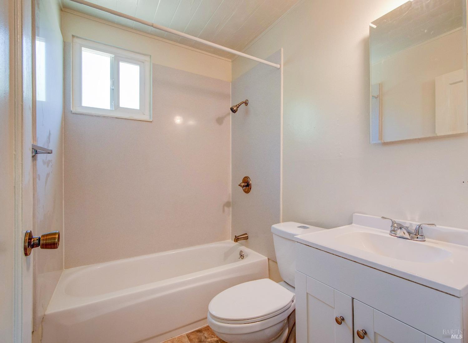 Detail Gallery Image 11 of 15 For 1450 Magazine St, Vallejo,  CA 94591 - 3 Beds | 1 Baths