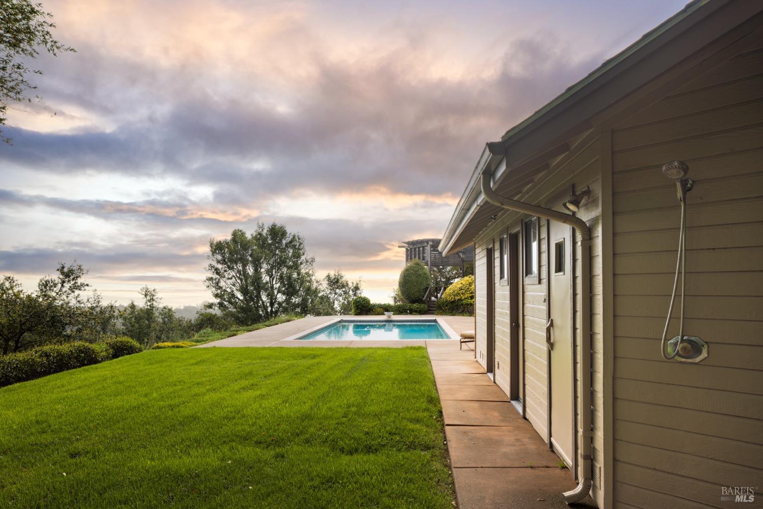 Detail Gallery Image 29 of 44 For 6710 Round Oak Rd, Penngrove,  CA 94951 - 4 Beds | 4/1 Baths