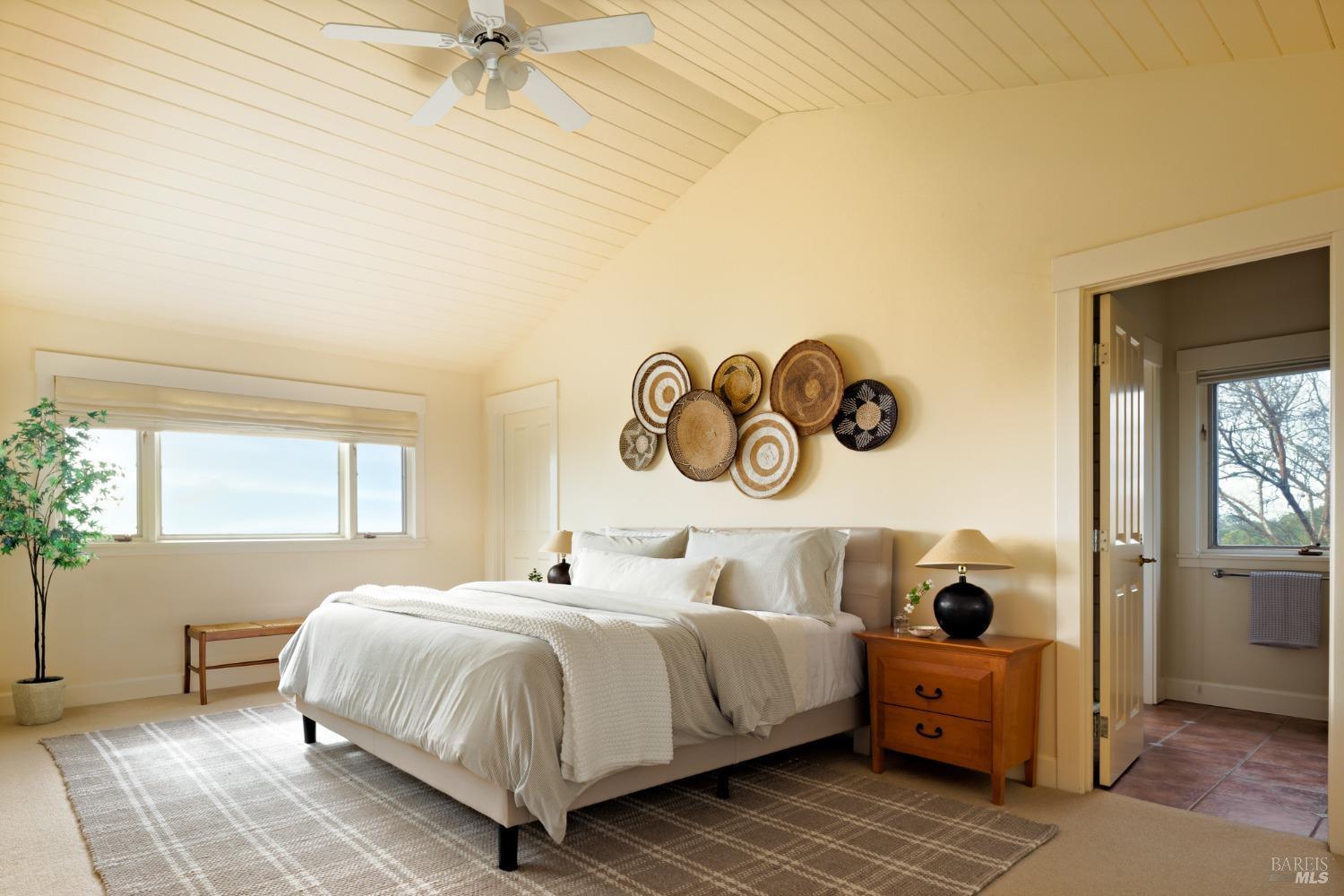 Detail Gallery Image 23 of 44 For 6710 Round Oak Rd, Penngrove,  CA 94951 - 4 Beds | 4/1 Baths