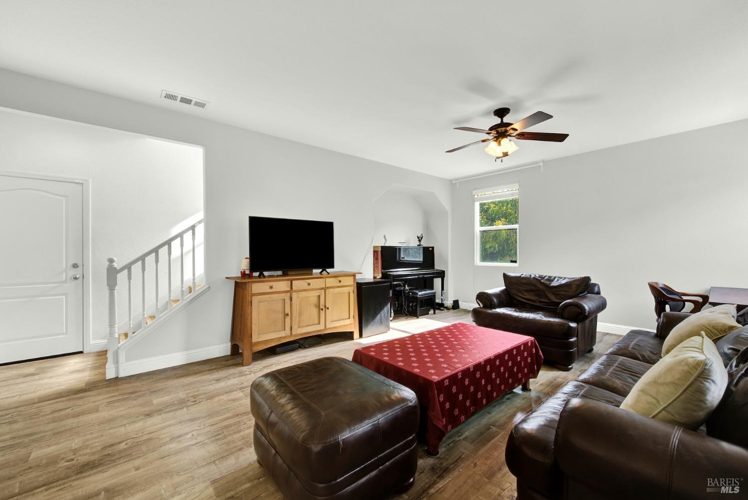 Detail Gallery Image 8 of 54 For 212 via Del Sol Unkn, Vacaville,  CA 95687 - 4 Beds | 3 Baths