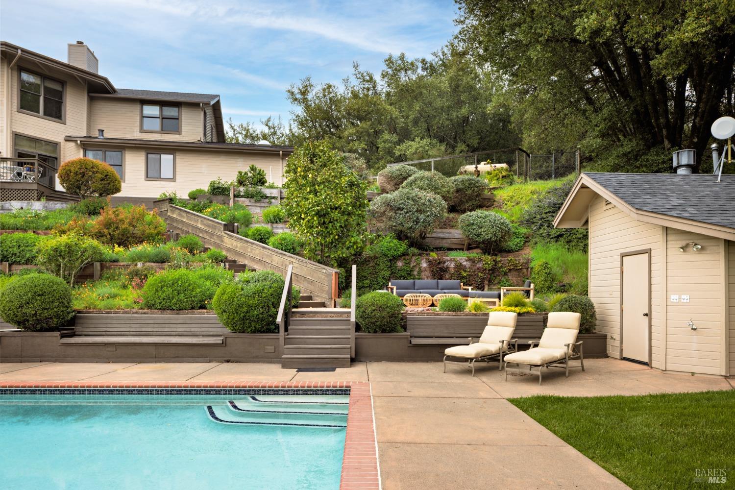 Detail Gallery Image 31 of 44 For 6710 Round Oak Rd, Penngrove,  CA 94951 - 4 Beds | 4/1 Baths