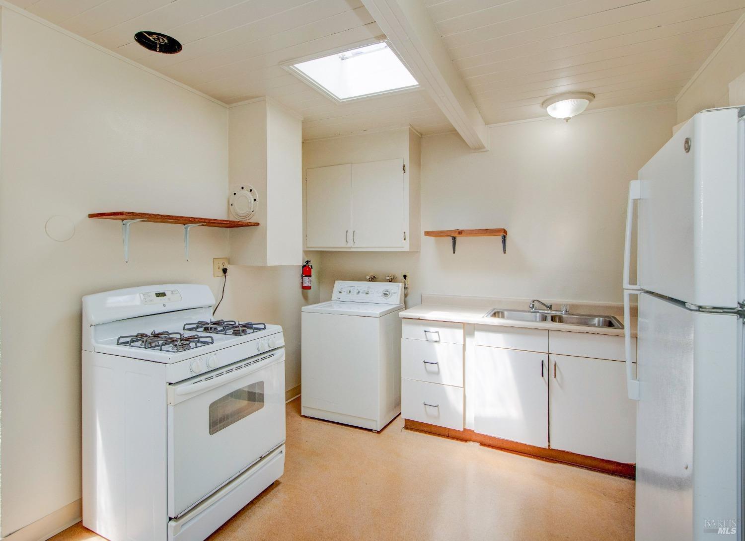 Detail Gallery Image 7 of 15 For 1450 Magazine St, Vallejo,  CA 94591 - 3 Beds | 1 Baths