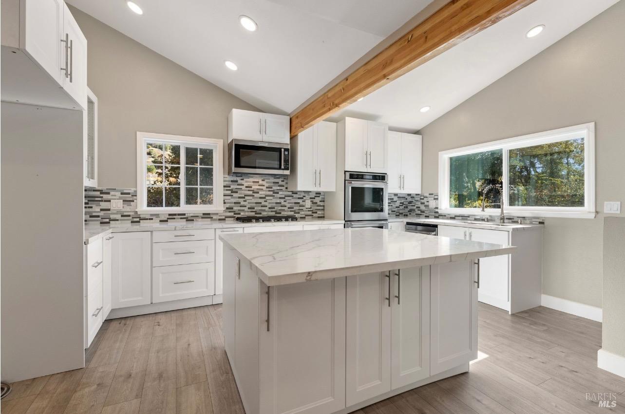 Detail Gallery Image 4 of 32 For 6741 Live Oak Dr, Kelseyville,  CA 95451 - 4 Beds | 3 Baths
