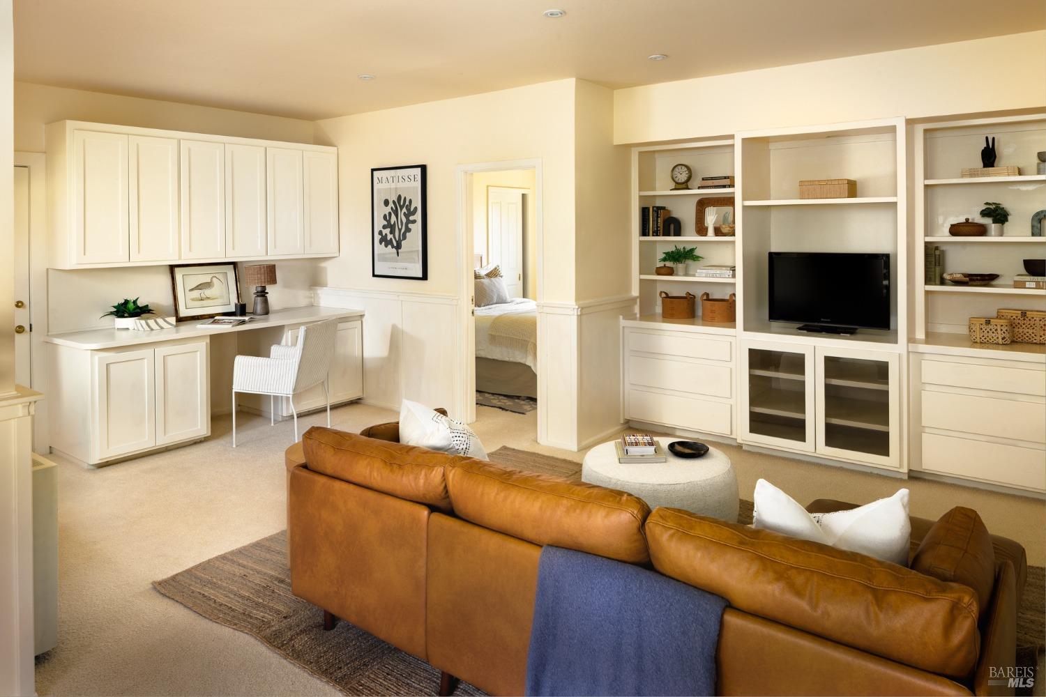 Detail Gallery Image 14 of 44 For 6710 Round Oak Rd, Penngrove,  CA 94951 - 4 Beds | 4/1 Baths