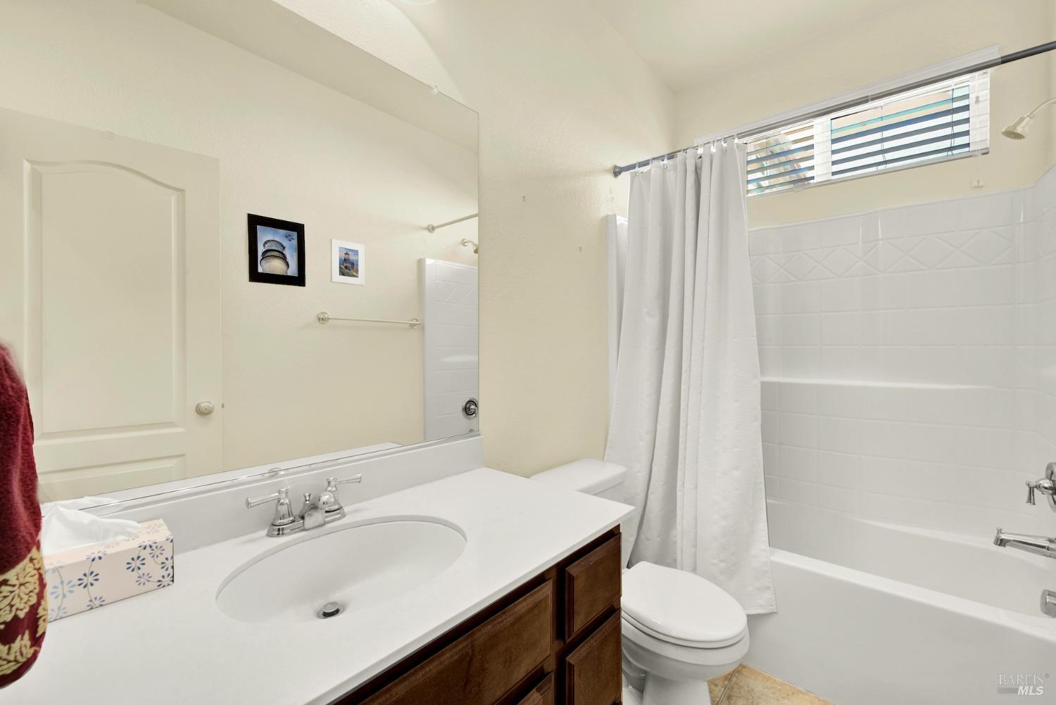 Detail Gallery Image 19 of 54 For 212 via Del Sol Unkn, Vacaville,  CA 95687 - 4 Beds | 3 Baths