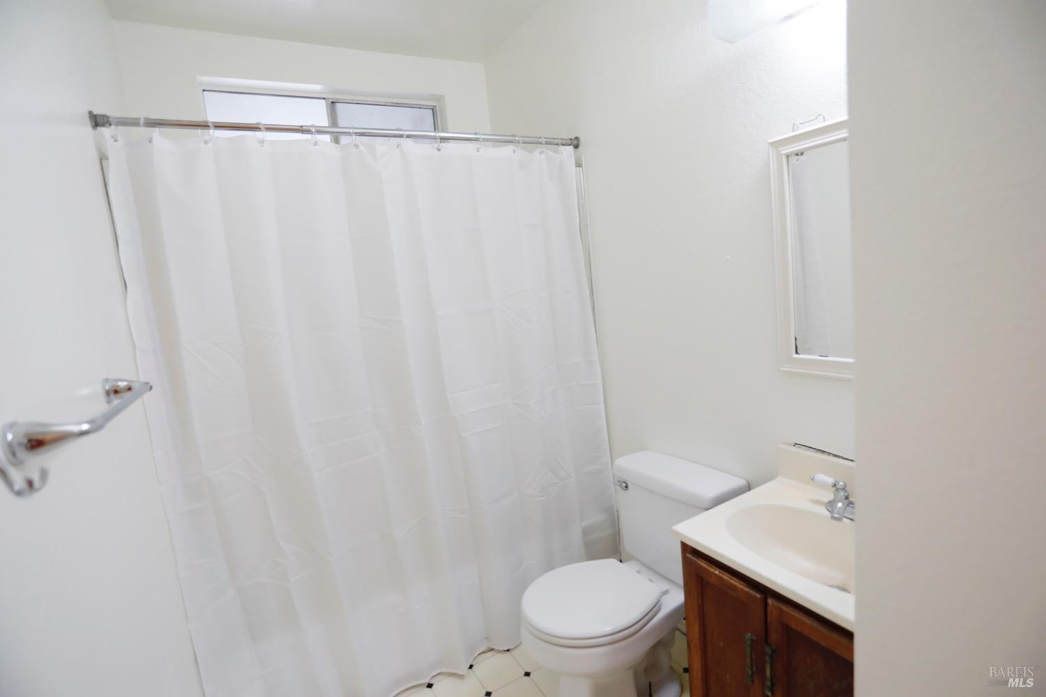 Detail Gallery Image 8 of 16 For 965 Eleanor Ave, Rohnert Park,  CA 94928 - 3 Beds | 1 Baths