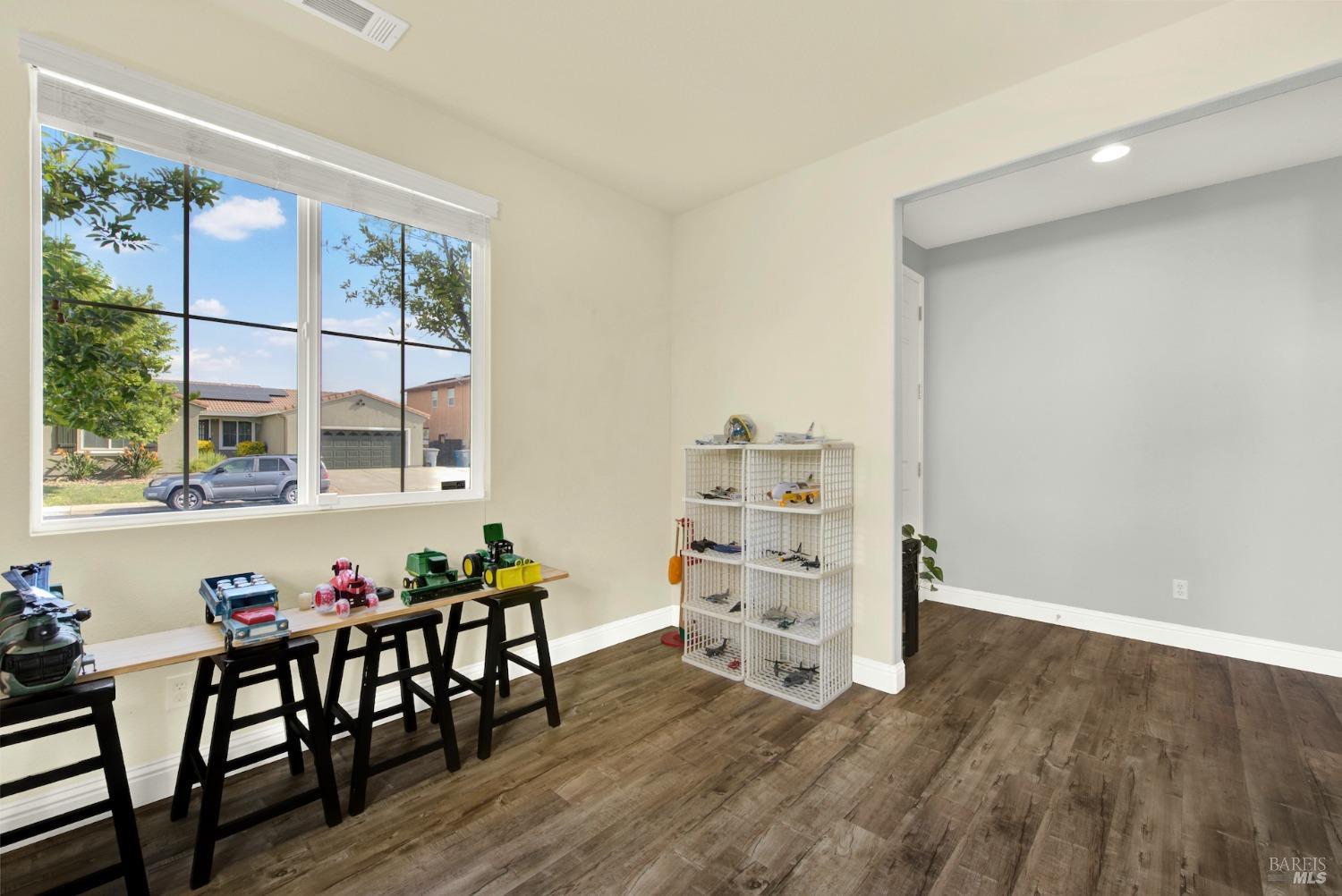 Detail Gallery Image 18 of 54 For 212 via Del Sol Unkn, Vacaville,  CA 95687 - 4 Beds | 3 Baths