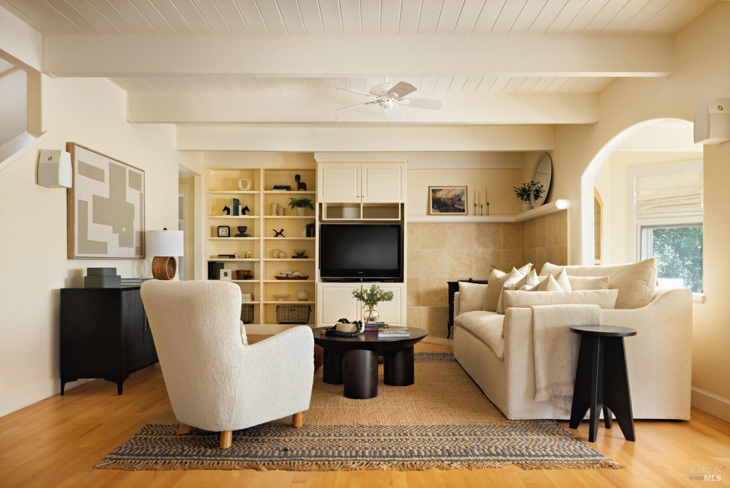 Detail Gallery Image 5 of 44 For 6710 Round Oak Rd, Penngrove,  CA 94951 - 4 Beds | 4/1 Baths
