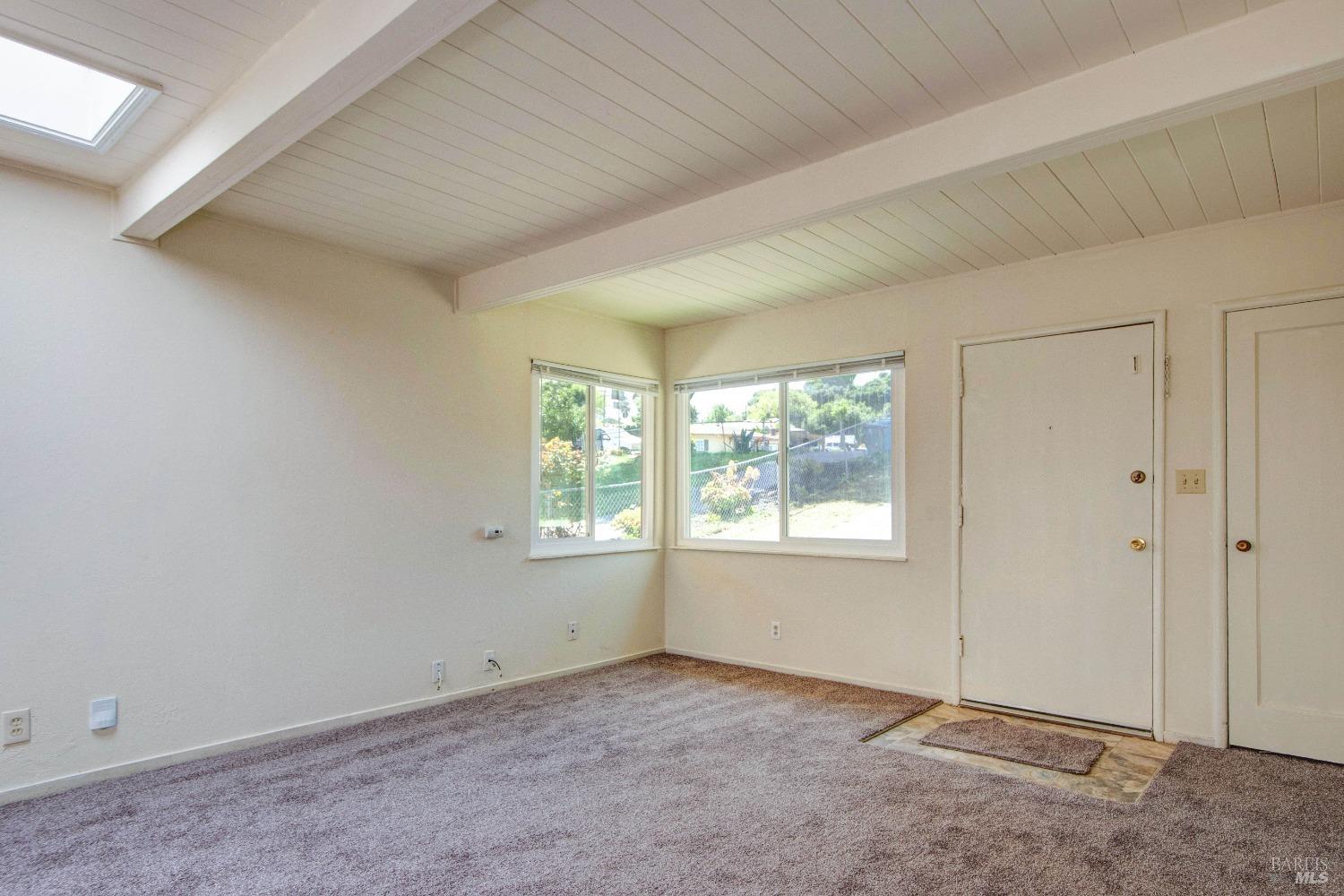 Detail Gallery Image 3 of 15 For 1450 Magazine St, Vallejo,  CA 94591 - 3 Beds | 1 Baths