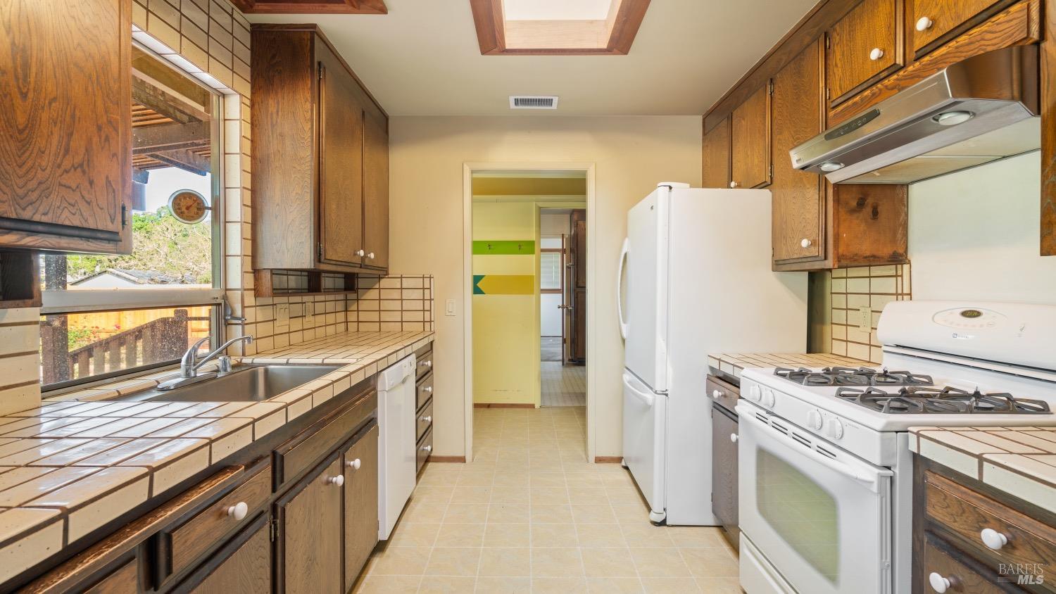 Detail Gallery Image 14 of 43 For 6285 Melita Rd, Santa Rosa,  CA 95409 - 3 Beds | 2 Baths
