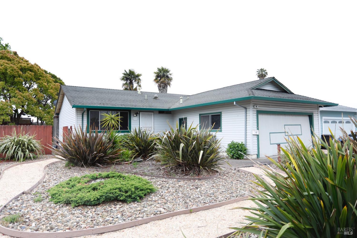 Detail Gallery Image 2 of 16 For 965 Eleanor Ave, Rohnert Park,  CA 94928 - 3 Beds | 1 Baths