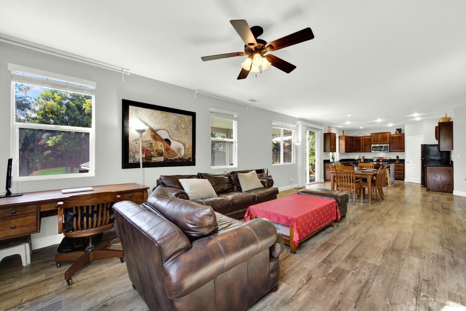 Detail Gallery Image 9 of 54 For 212 via Del Sol Unkn, Vacaville,  CA 95687 - 4 Beds | 3 Baths