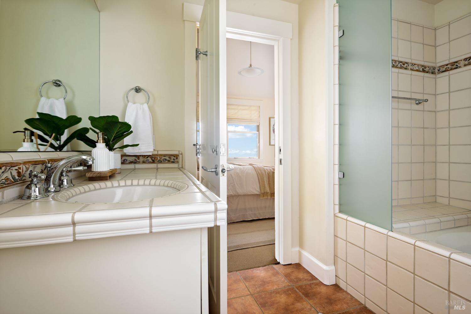Detail Gallery Image 24 of 44 For 6710 Round Oak Rd, Penngrove,  CA 94951 - 4 Beds | 4/1 Baths
