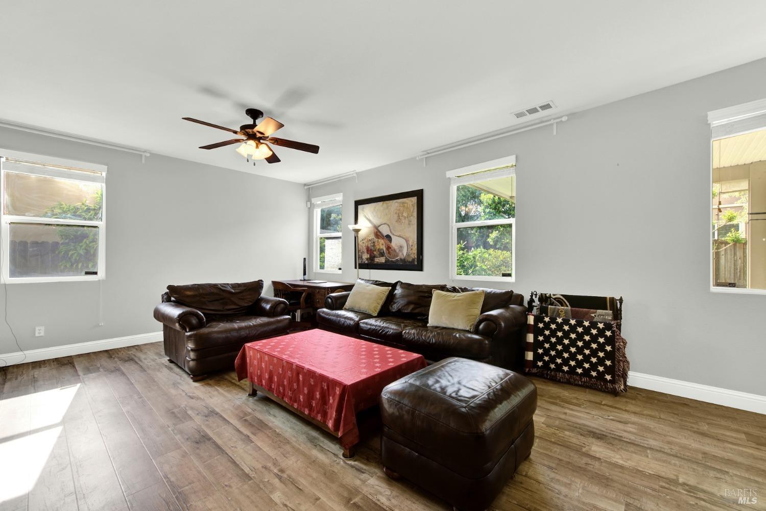 Detail Gallery Image 7 of 54 For 212 via Del Sol Unkn, Vacaville,  CA 95687 - 4 Beds | 3 Baths