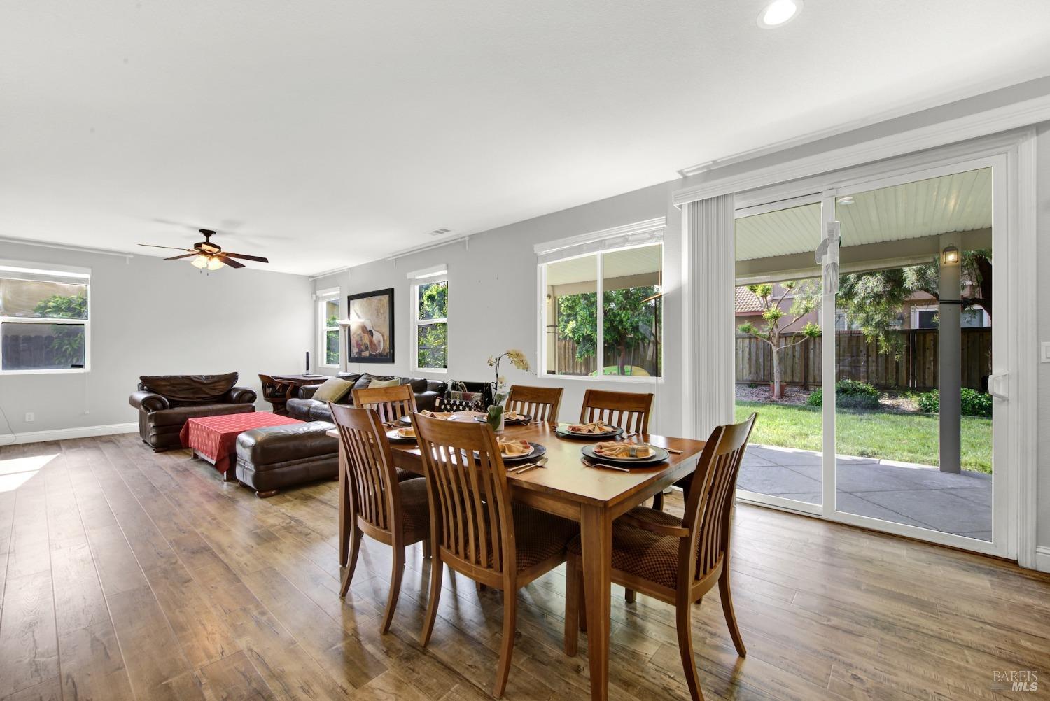 Detail Gallery Image 12 of 54 For 212 via Del Sol Unkn, Vacaville,  CA 95687 - 4 Beds | 3 Baths