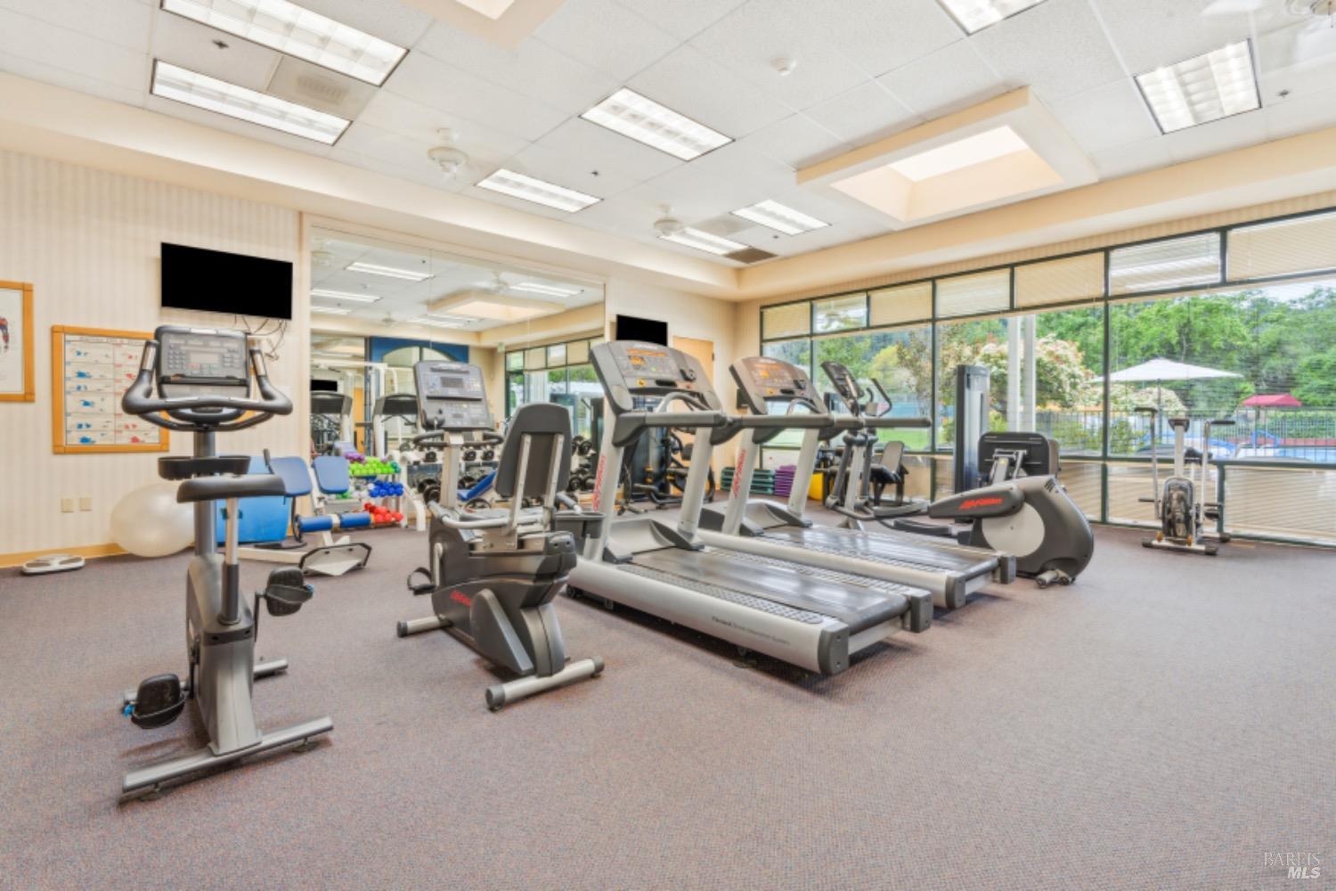 Detail Gallery Image 22 of 27 For 279 Red Mountain Dr, Cloverdale,  CA 95425 - 2 Beds | 2 Baths