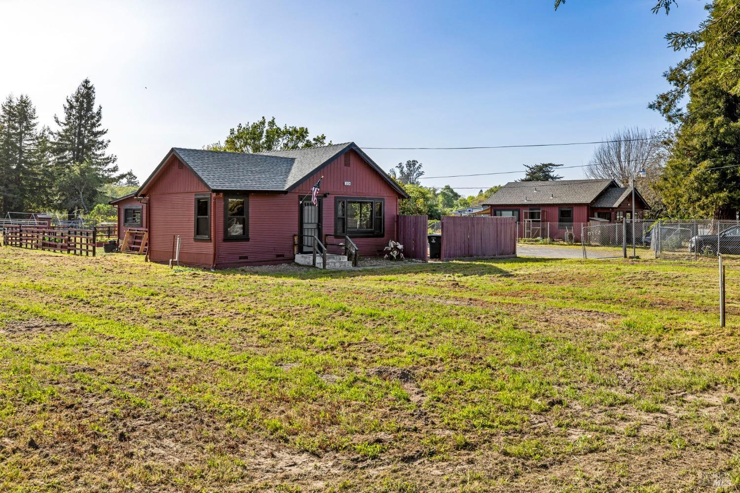 Detail Gallery Image 73 of 95 For 3314 Gravenstein Hwy, Sebastopol,  CA 95472 - 7 Beds | 4/1 Baths