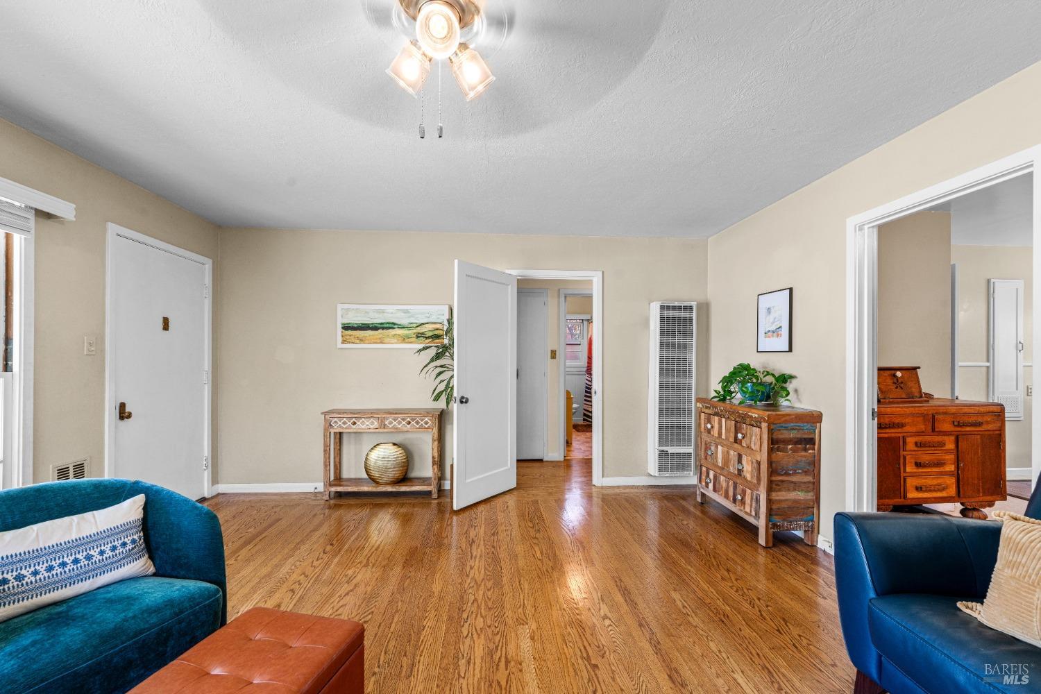 Detail Gallery Image 7 of 18 For 312 Benton St, Santa Rosa,  CA 95401 - 3 Beds | 1/1 Baths