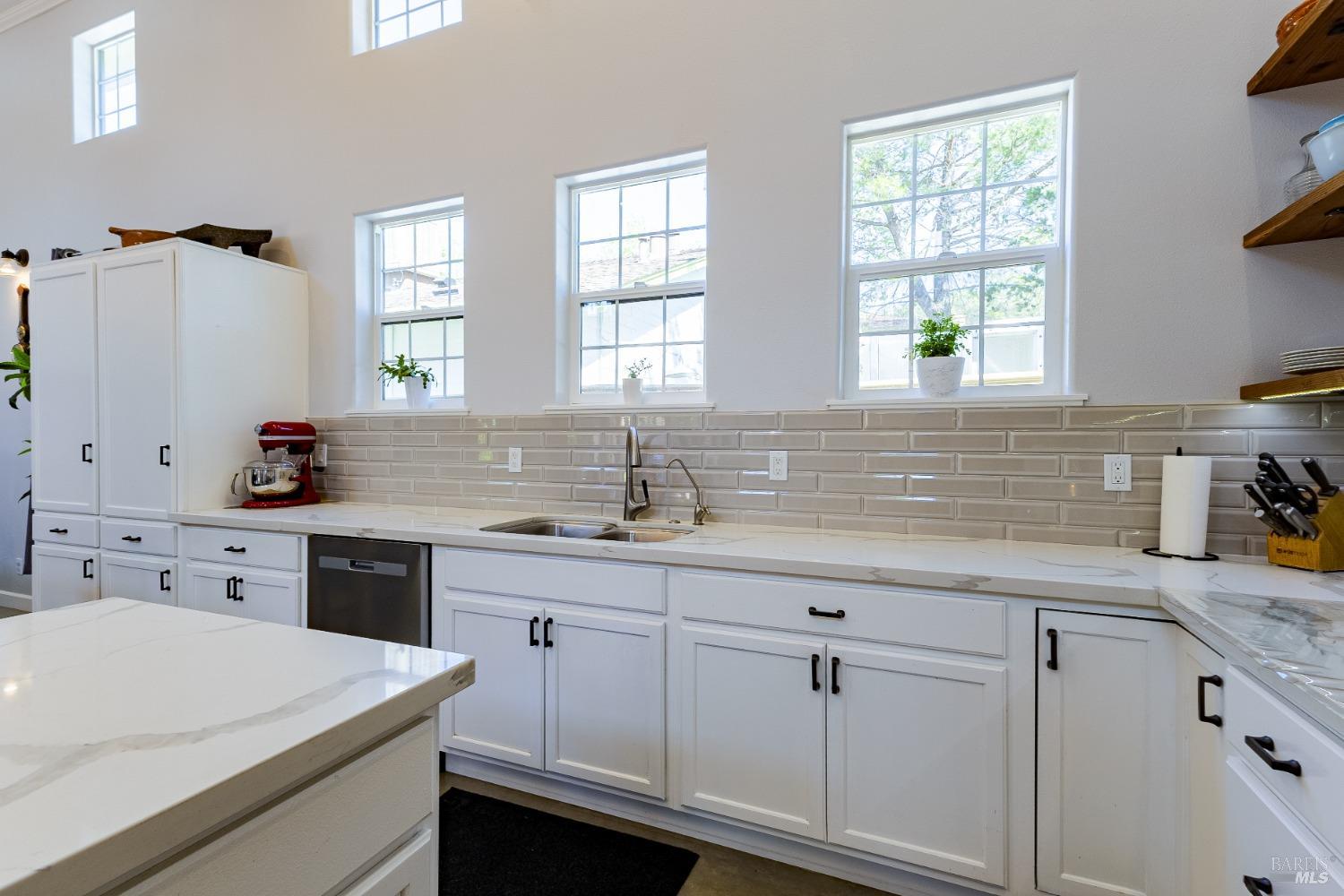 Detail Gallery Image 18 of 55 For 17080 Highway 12 Hwy, Sonoma,  CA 95476 - 2 Beds | 2 Baths