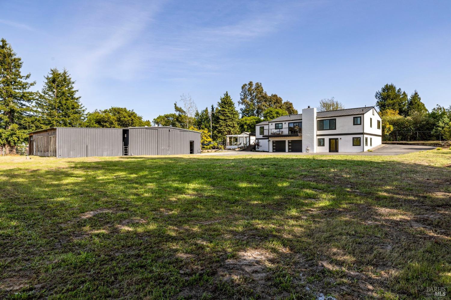 Detail Gallery Image 56 of 95 For 3314 Gravenstein Hwy, Sebastopol,  CA 95472 - 7 Beds | 4/1 Baths