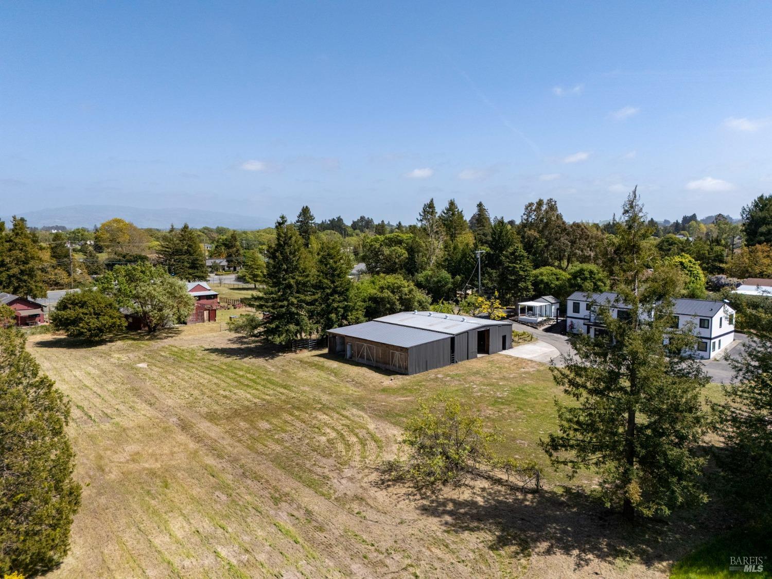 Detail Gallery Image 41 of 95 For 3314 Gravenstein Hwy, Sebastopol,  CA 95472 - 7 Beds | 4/1 Baths
