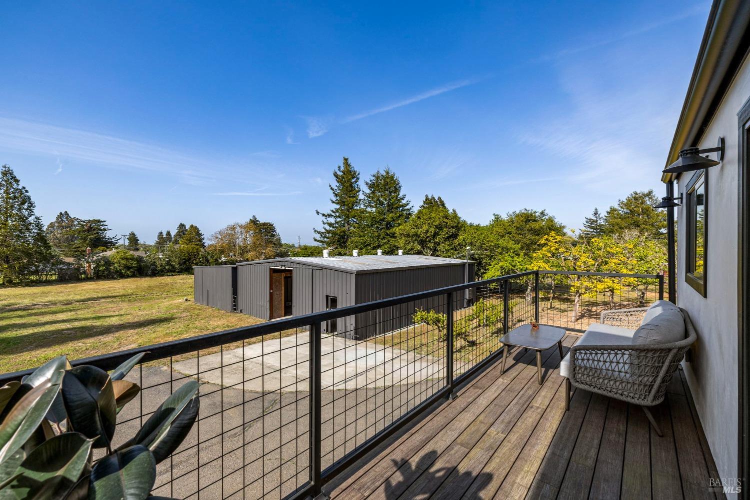 Detail Gallery Image 34 of 95 For 3314 Gravenstein Hwy, Sebastopol,  CA 95472 - 7 Beds | 4/1 Baths