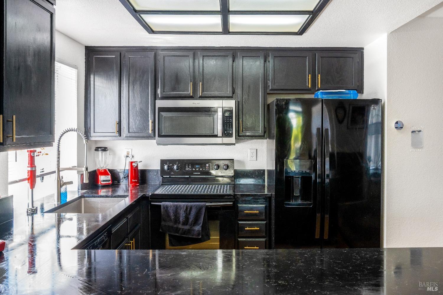 Cimarron Drive, Vallejo, California image 28