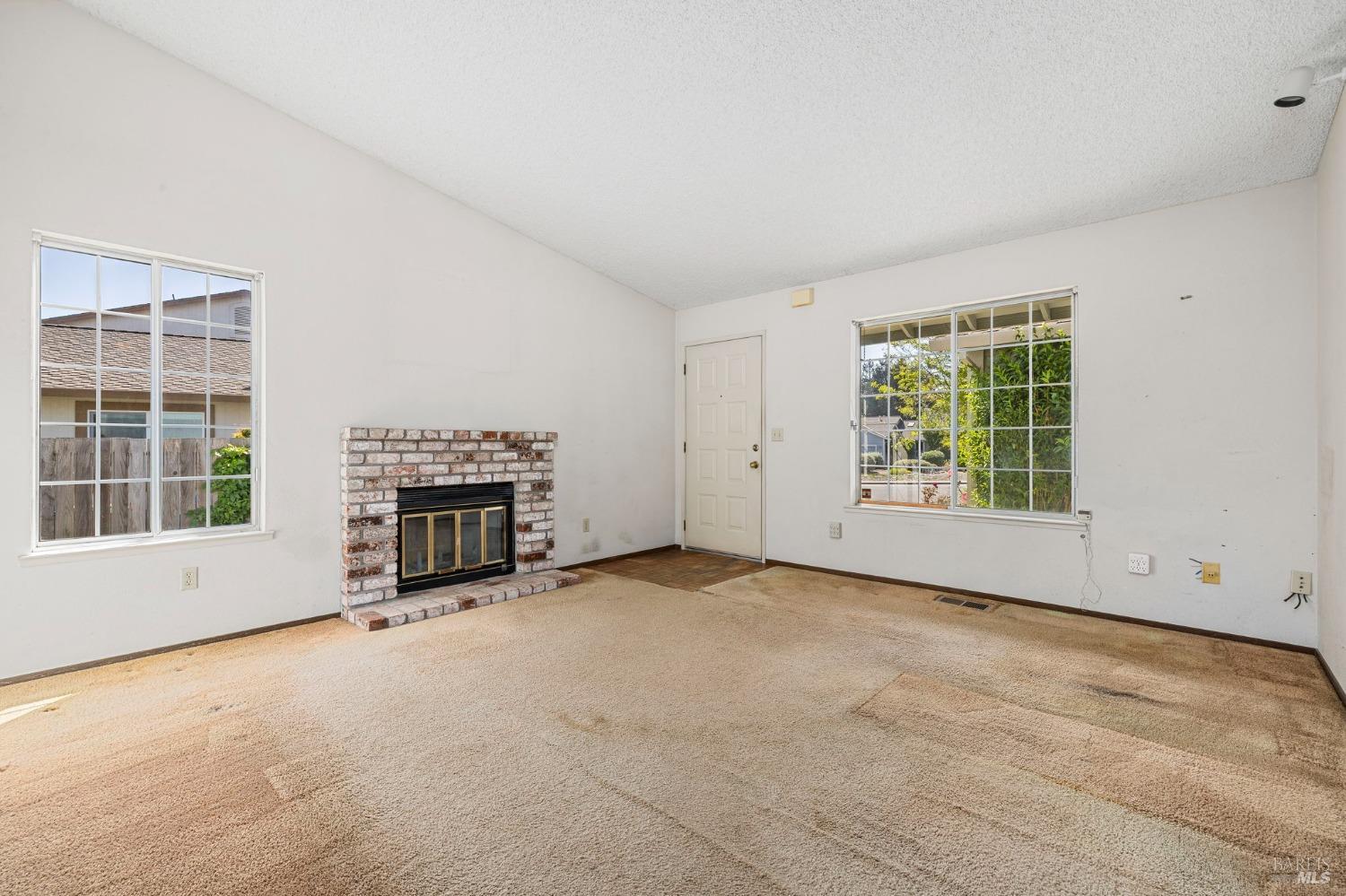Detail Gallery Image 4 of 27 For 1722 Capella Ct, Petaluma,  CA 94954 - 2 Beds | 2 Baths