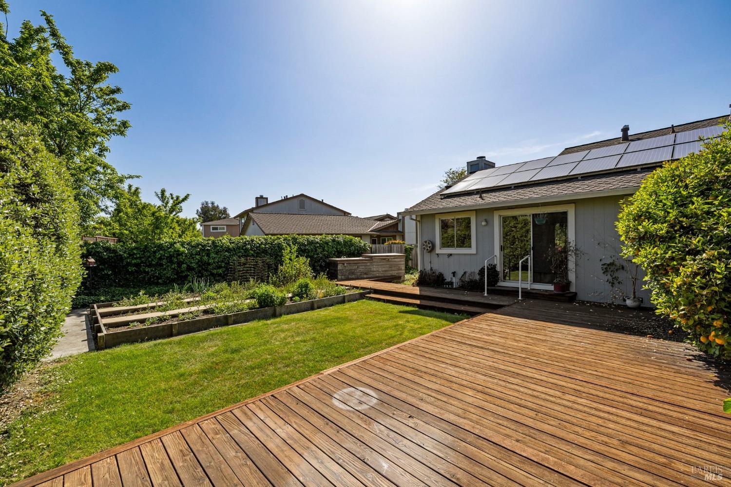Detail Gallery Image 15 of 27 For 1722 Capella Ct, Petaluma,  CA 94954 - 2 Beds | 2 Baths