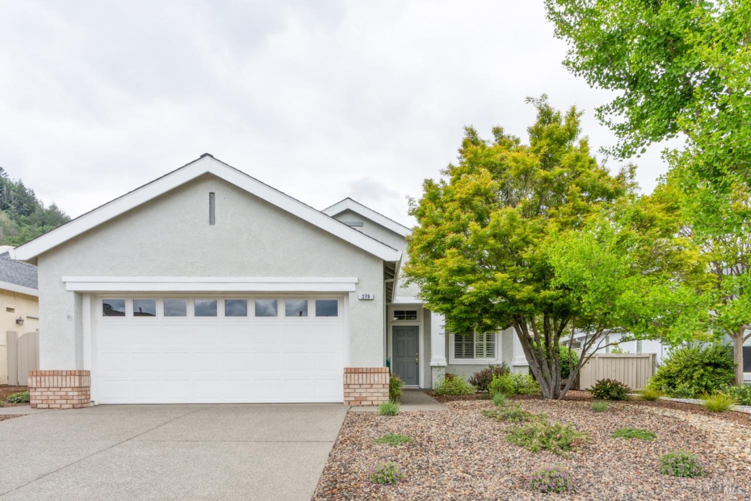 Detail Gallery Image 1 of 27 For 279 Red Mountain Dr, Cloverdale,  CA 95425 - 2 Beds | 2 Baths