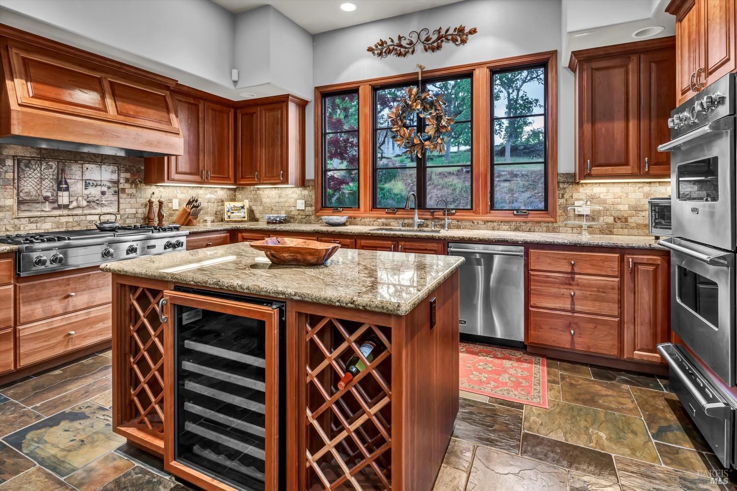 Detail Gallery Image 23 of 79 For 19255 Dallas Ct, Hidden Valley Lake,  CA 95467 - 4 Beds | 4/1 Baths