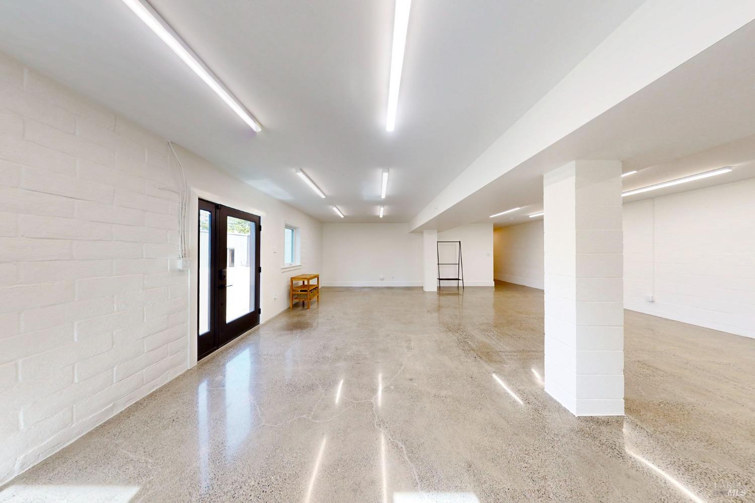 Detail Gallery Image 29 of 95 For 3314 Gravenstein Hwy, Sebastopol,  CA 95472 - 7 Beds | 4/1 Baths