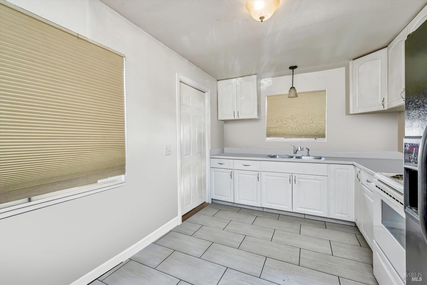 Kakul Street, Clearlake, California image 7