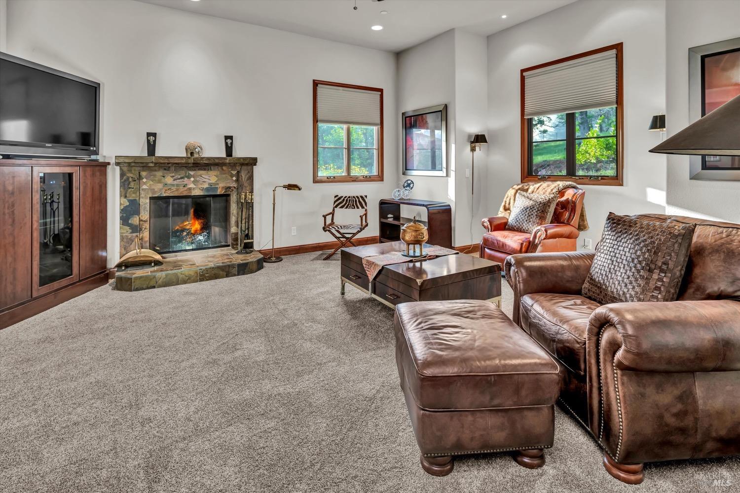 Detail Gallery Image 28 of 79 For 19255 Dallas Ct, Hidden Valley Lake,  CA 95467 - 4 Beds | 4/1 Baths