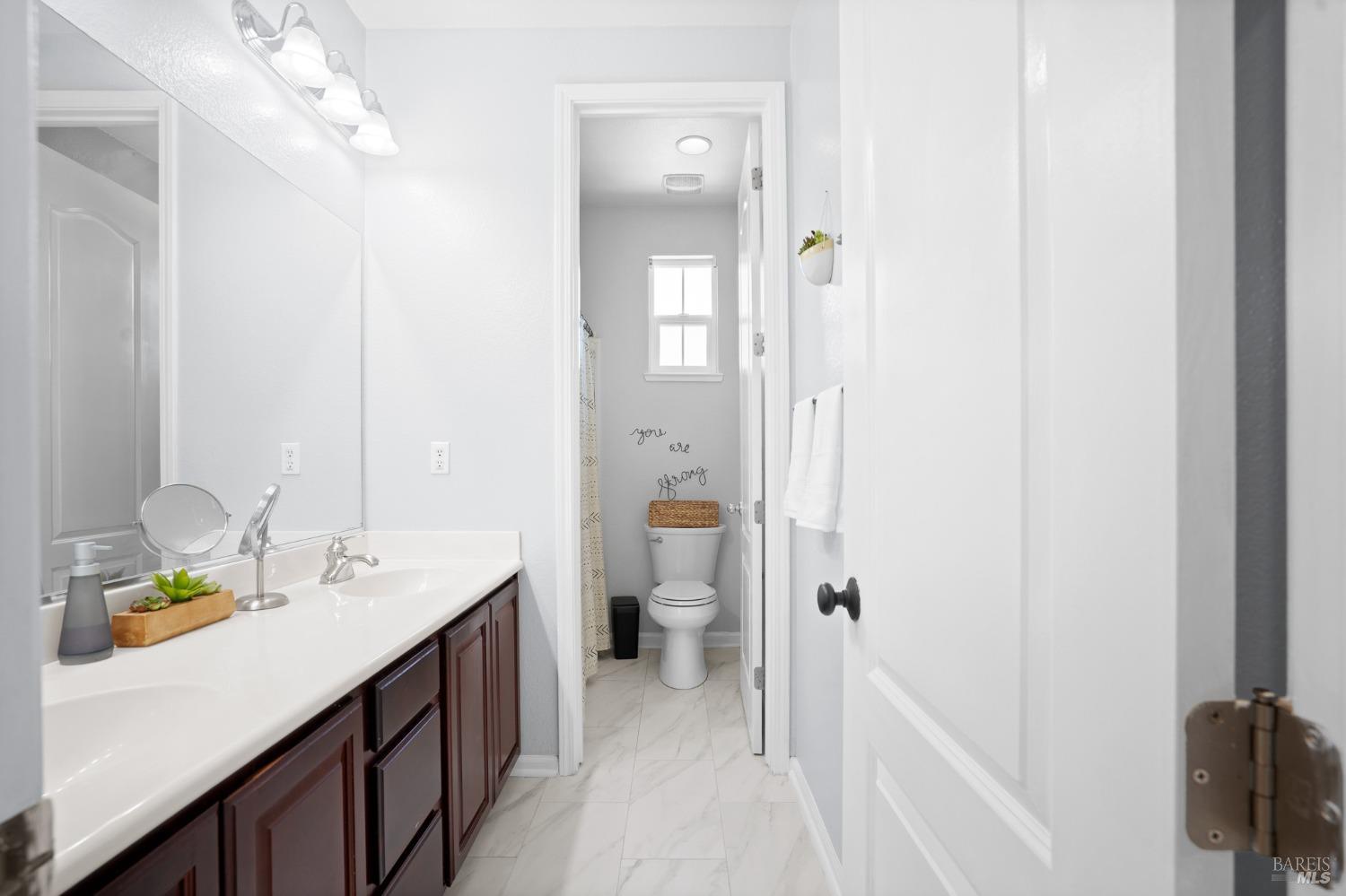 Detail Gallery Image 41 of 51 For 825 Hampton St, Vacaville,  CA 95687 - 4 Beds | 3/1 Baths