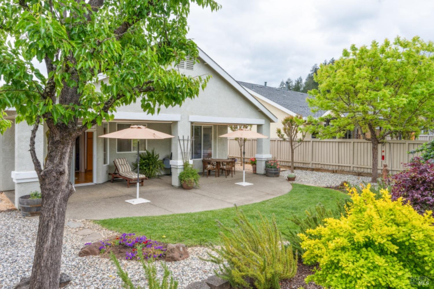 Detail Gallery Image 16 of 27 For 279 Red Mountain Dr, Cloverdale,  CA 95425 - 2 Beds | 2 Baths