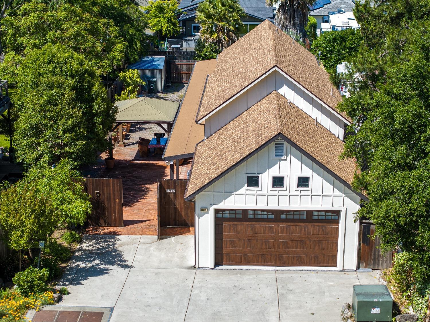 Detail Gallery Image 4 of 55 For 17080 Highway 12 Hwy, Sonoma,  CA 95476 - 2 Beds | 2 Baths