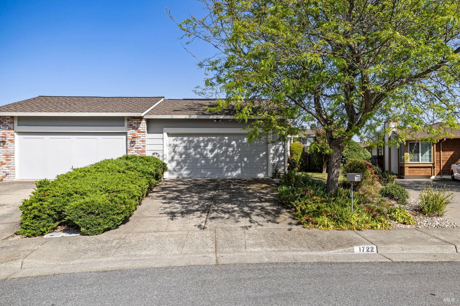 Detail Gallery Image 24 of 27 For 1722 Capella Ct, Petaluma,  CA 94954 - 2 Beds | 2 Baths