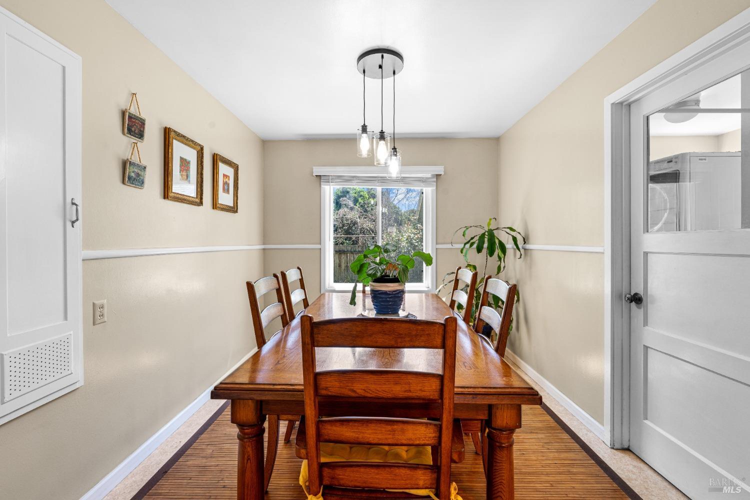 Detail Gallery Image 9 of 18 For 312 Benton St, Santa Rosa,  CA 95401 - 3 Beds | 1/1 Baths