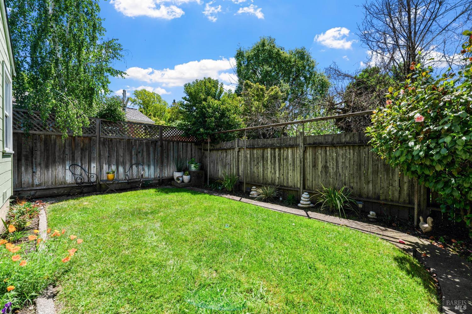 Detail Gallery Image 5 of 18 For 312 Benton St, Santa Rosa,  CA 95401 - 3 Beds | 1/1 Baths