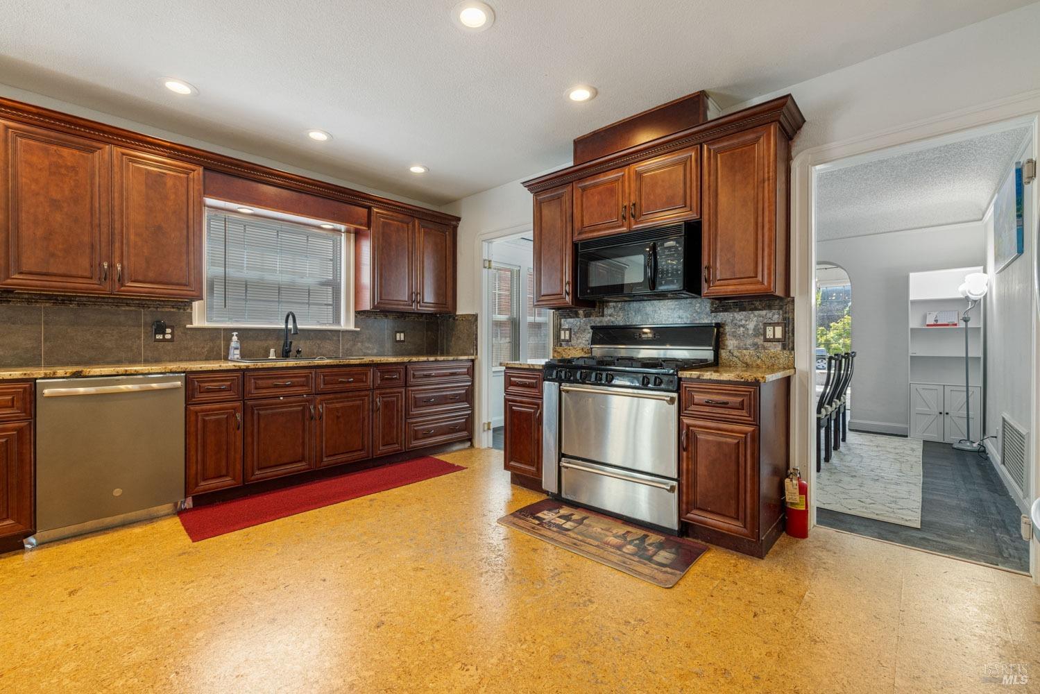 Gordon Street, Vallejo, California image 14