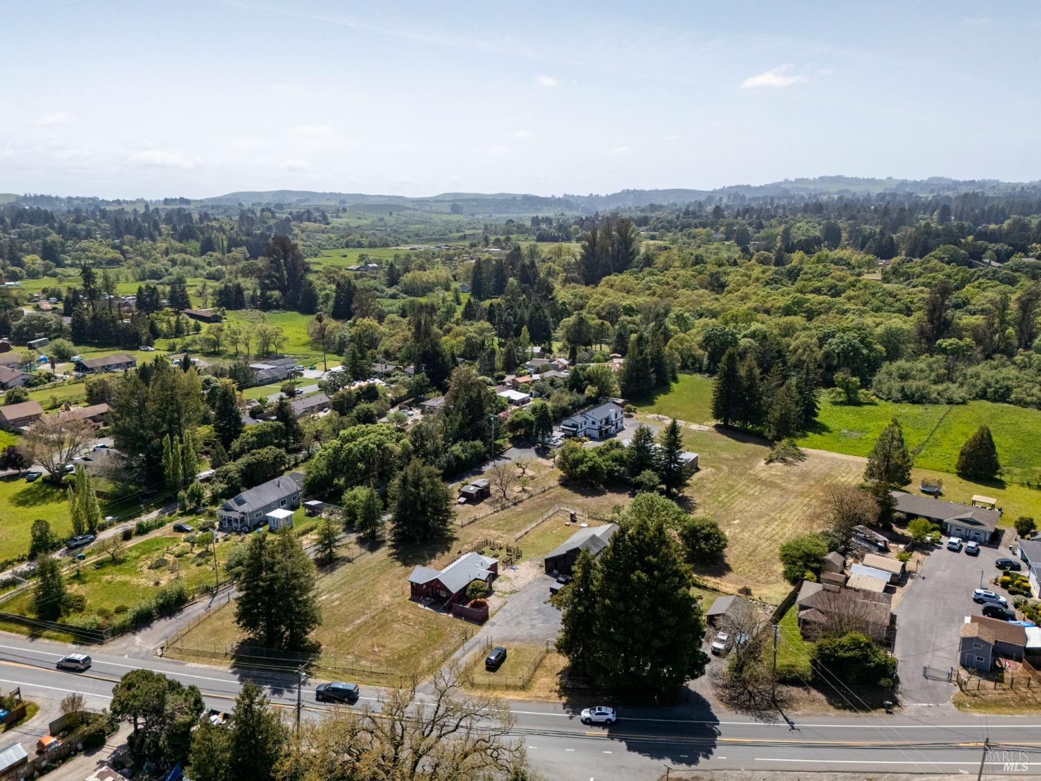 Detail Gallery Image 37 of 95 For 3314 Gravenstein Hwy, Sebastopol,  CA 95472 - 7 Beds | 4/1 Baths
