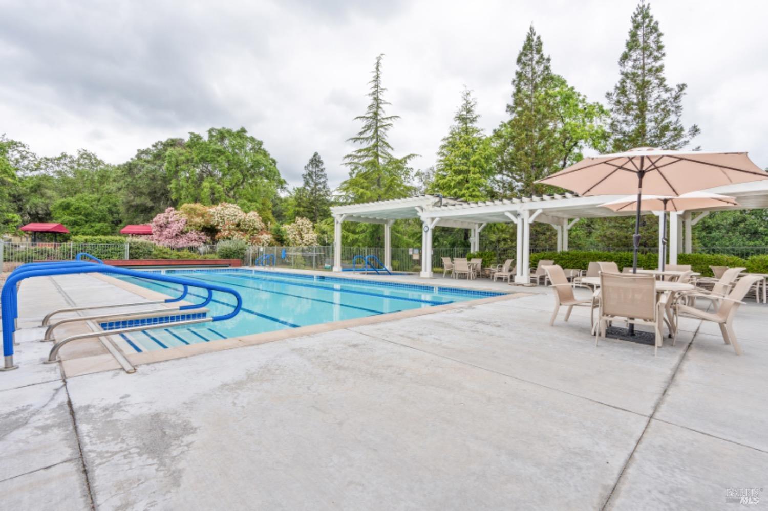 Detail Gallery Image 17 of 27 For 279 Red Mountain Dr, Cloverdale,  CA 95425 - 2 Beds | 2 Baths
