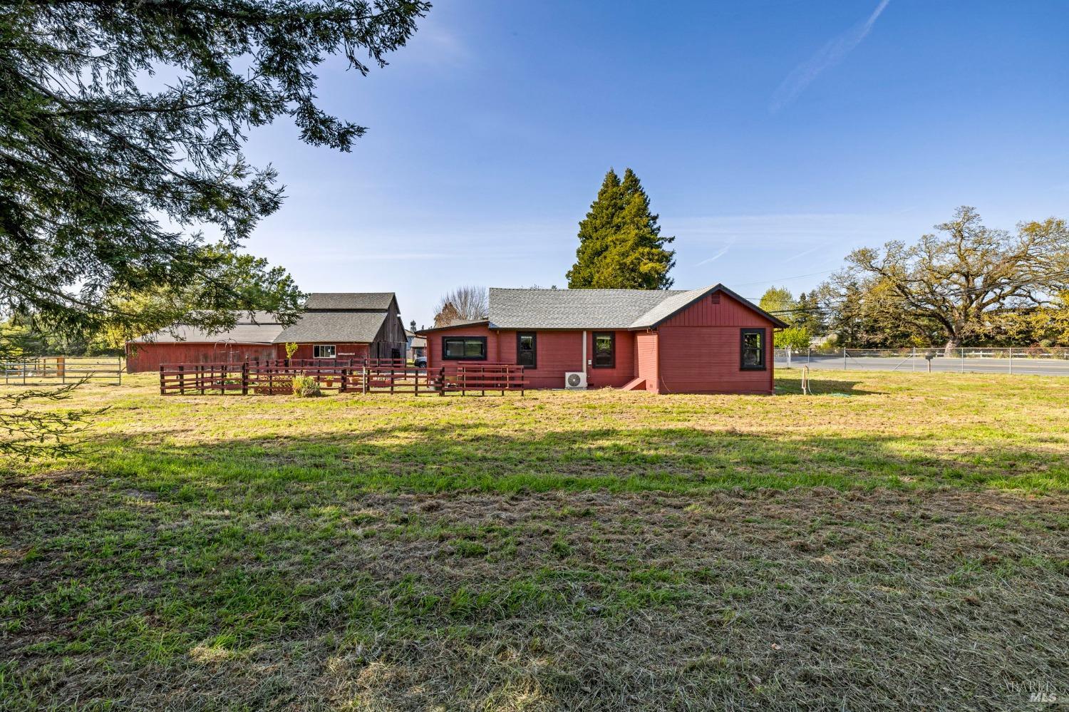Detail Gallery Image 72 of 95 For 3314 Gravenstein Hwy, Sebastopol,  CA 95472 - 7 Beds | 4/1 Baths