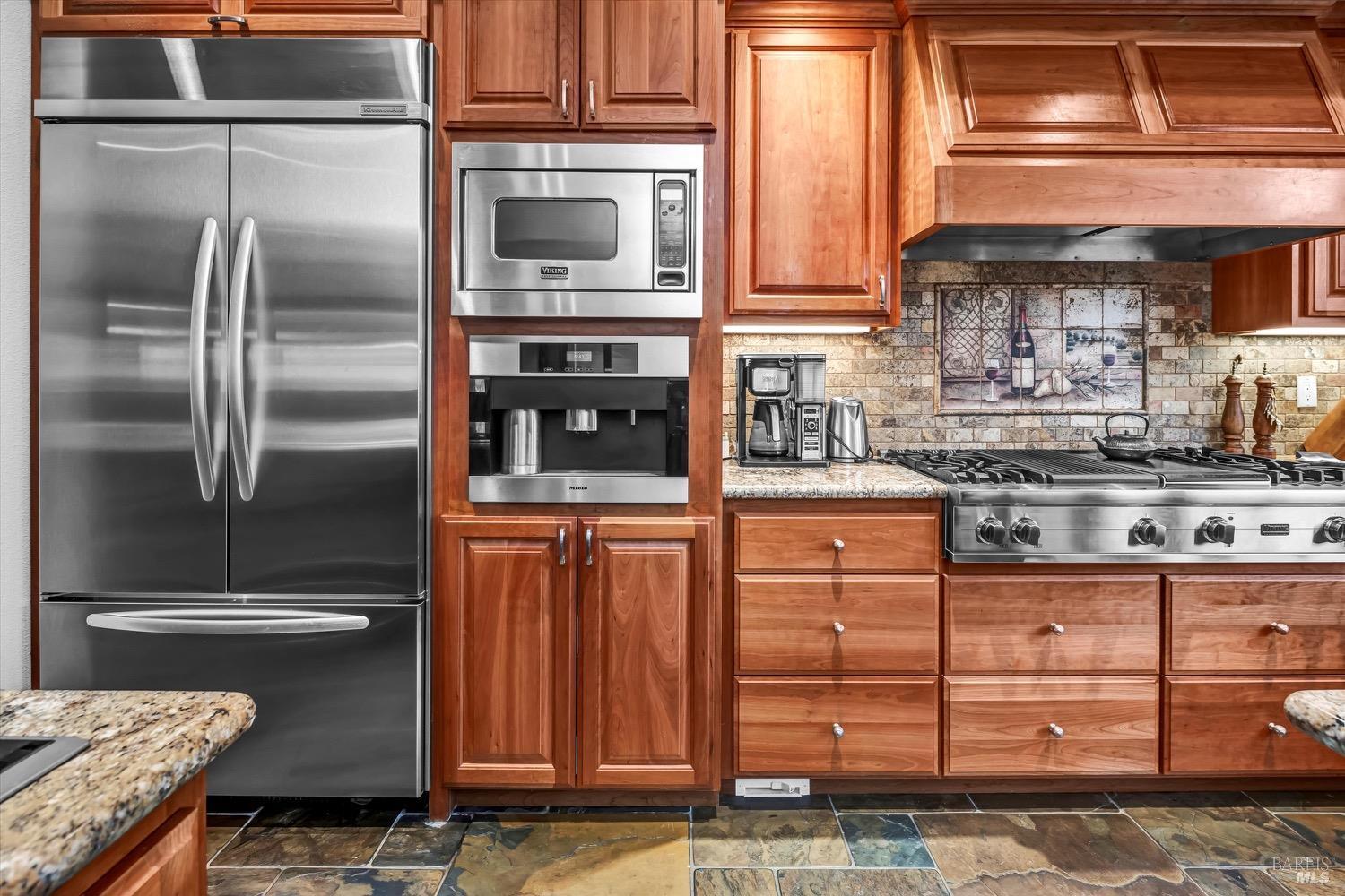 Detail Gallery Image 24 of 79 For 19255 Dallas Ct, Hidden Valley Lake,  CA 95467 - 4 Beds | 4/1 Baths